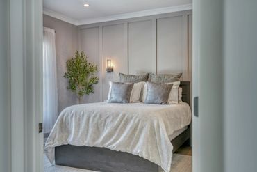 custom home master bedroom