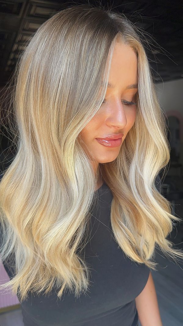Natural looking balayage, Lived in blonde specialist