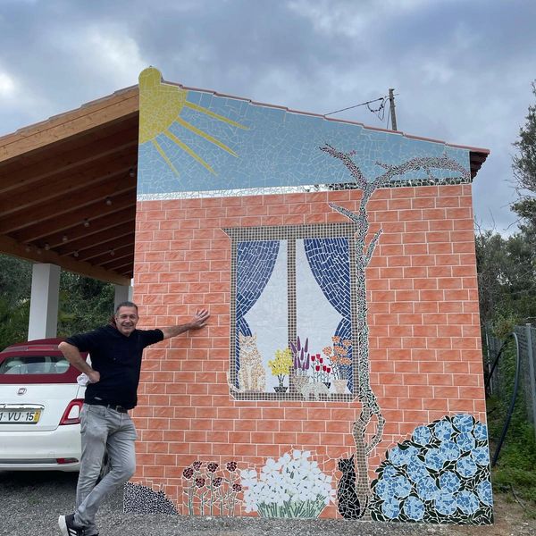 O parede das 12 m2 em Moncarapacho, Algarve, Portugal, criação na nosso atelier durante 2 meses, ins