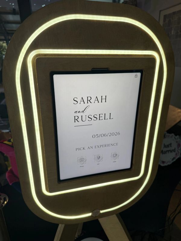 Wedding photo booth screen for Sarah and Russell's event.