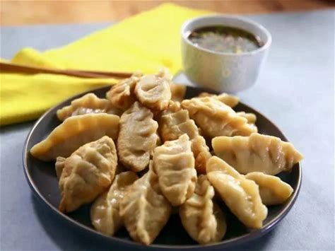Chicken Pot Stickers (6 pcs)