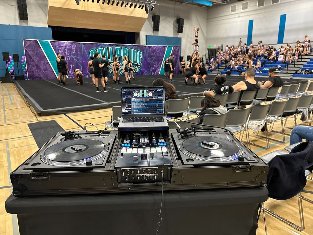 Serving the community in all directions of dj services.