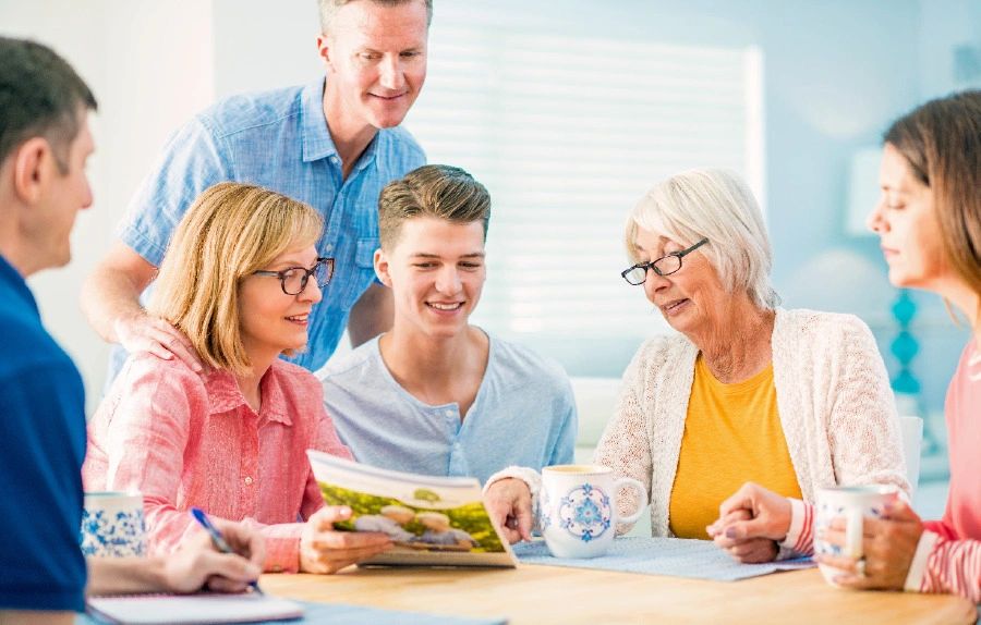 3 TIPS FOR MANAGING CAREGIVING WITH SIBLINGS 1 rs=w:1280