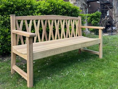 Memorial bench with personalised engravings