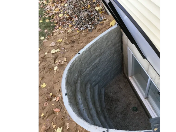 Rockwell Egress Well and Cover Package