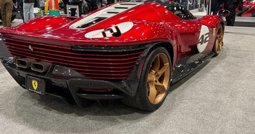 Ferrari SP3 Daytona. 