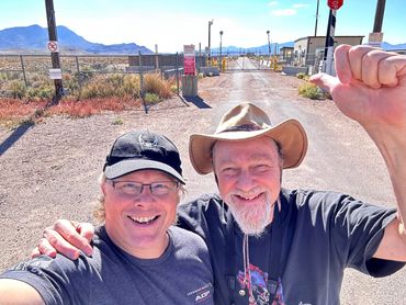 With Joerg Arnu the guru of all these Area51 outside the back of Area 51. 