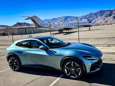 Ferrari Purosangue with a Bombardier Global 6500. Palm Springs Airport. 