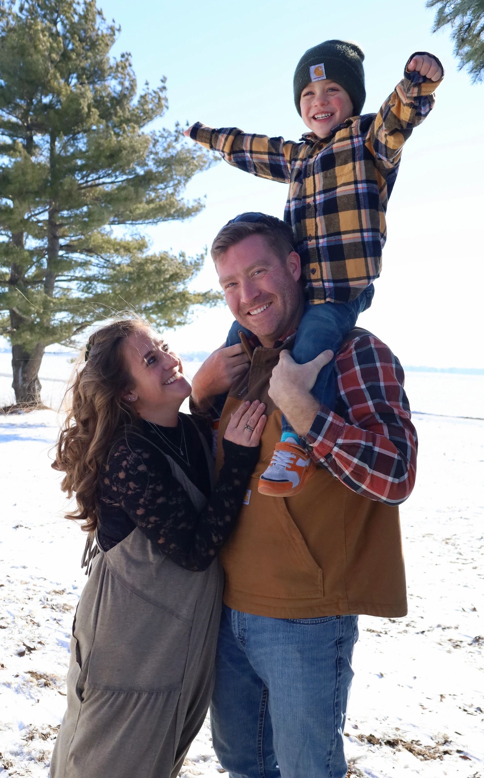 Family enjoying a winter photography session with Sara Harner Photography in Central Indiana.