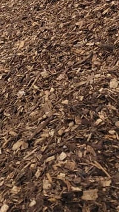 Natural red mulch, black mulch, died red mulch, mulch piles, www.shorelinegroups.ca