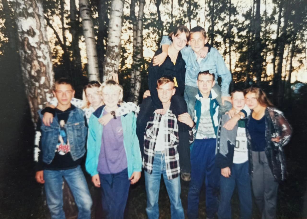 2000 год (на берегу бухты Ореховая, около железного мостика)