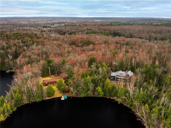 Birch Point Lodge - 8 Bedroom, 8.5 bath masterpiece. Main Lodge: 5 Bedrooms, Guest House: 3 bedrooms