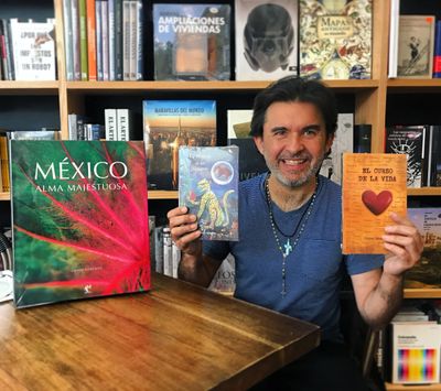 Chico Sánchez con México Alma Majestuosa, La Profecía de los Jaguares y El curso de la vida. Libros