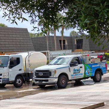Hydro Pressure Pro pressure washing truck serving South Florida
