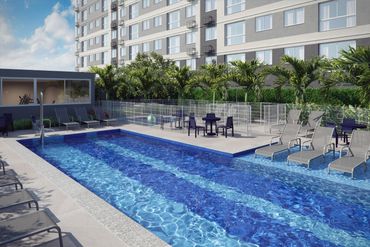 Perspectiva da piscina para adultos.