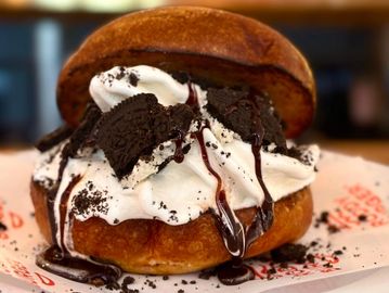 Roddyburger – the best burgers in Tunbridge Wells. Ice cream sandwiches are the perfect dessert.