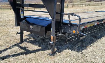 30 ft gooseneck trailer tool box