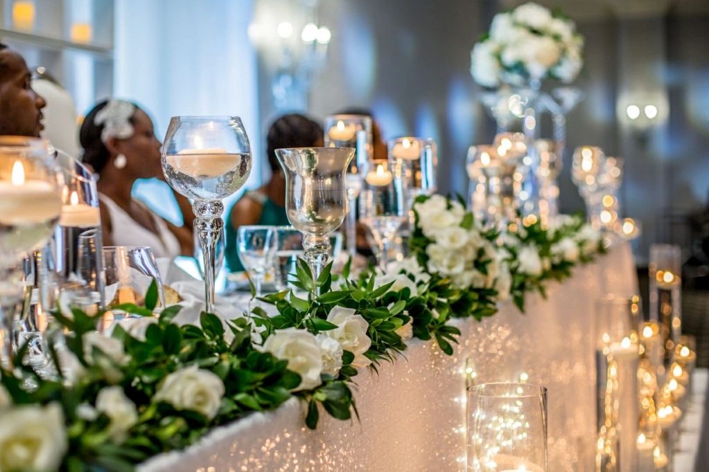 Headtable flower runner for wedding 