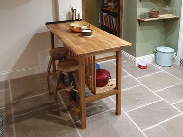 Open oak kitchen island/breakfast bar and  oak barrel stave stools