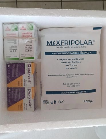 Medicamentos entregados y empacados en red fria