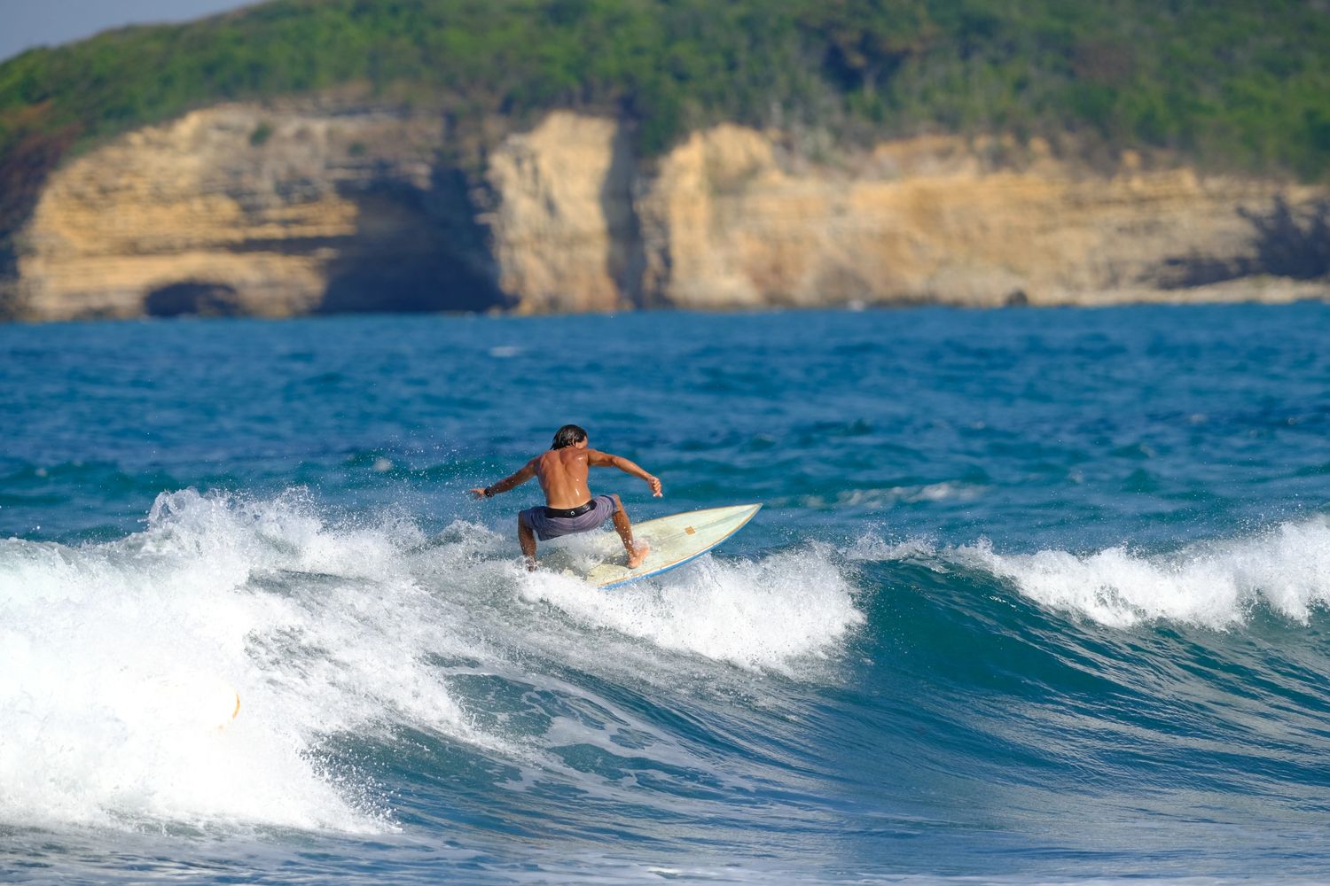 dalga sörfü
sörf
sörf tahtası
şile dalga sörfü dersleri