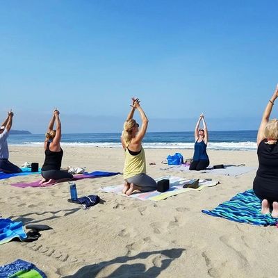 Beach yoga Palos verdes, redondo beach, summer keep breathing yoga