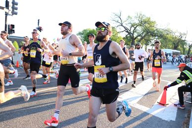 CHERRY BLOSSOM 10 MILE RUN Elite Men Start, SW, Washington DC on Sunday morning, 12 April 2026