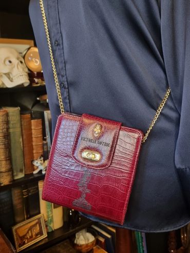 1990s Small Rigid Red Mock Croc Leather with Raven on Monument Design