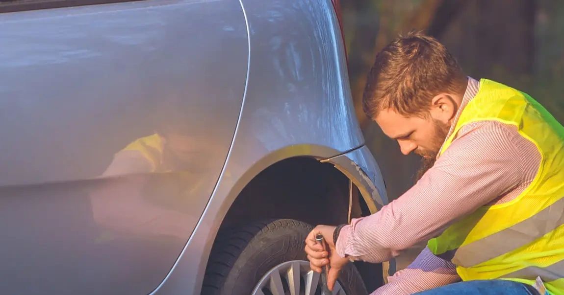 SVED ROADSIDE, NASHVILLE METROPOLITAN & SURROUNDING CITIES working Sumner County, Tn tire repair