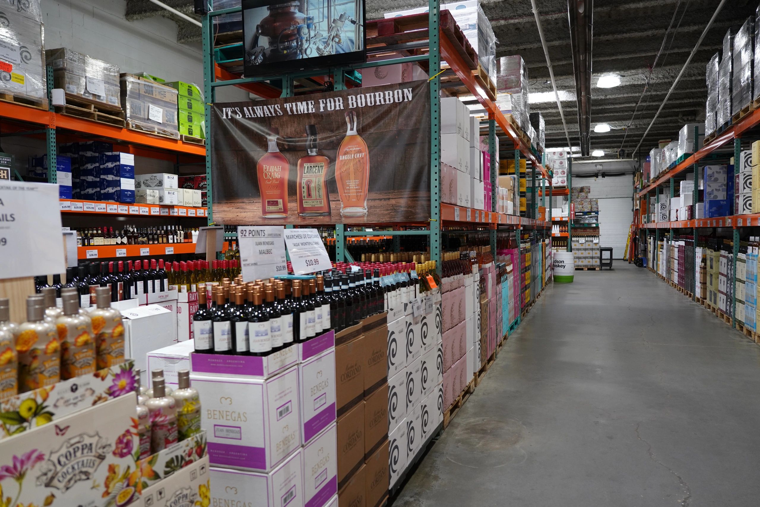 Westbury Liquors - Front End Wine Display!