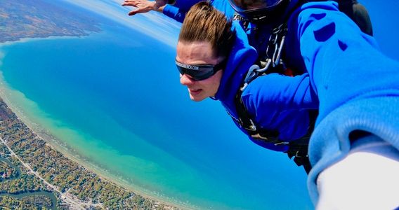 tandem skydive
best tandem skydive
skydive
skydiving near Toronto