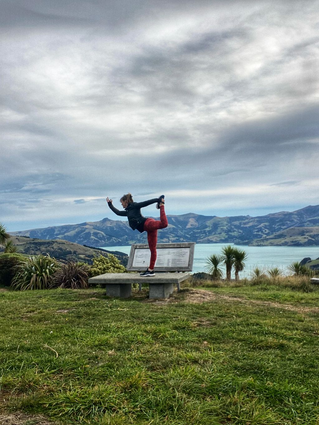 When you do this yoga pose, you will stretch the muscles in your chest, abdomen and thighs. 