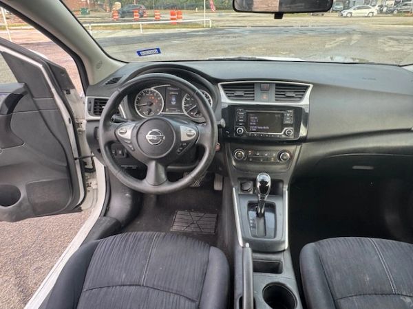 2016 Nissan Sentra SV - Photo 7