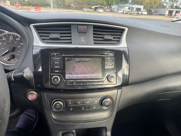 2016 Nissan Sentra SV - Photo 9