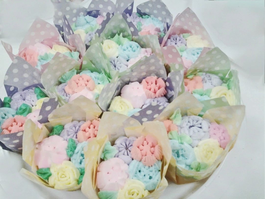 Deelights Bakery and Catering