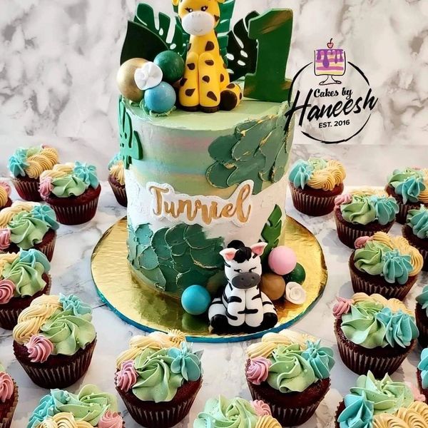 Safari birthday Cake