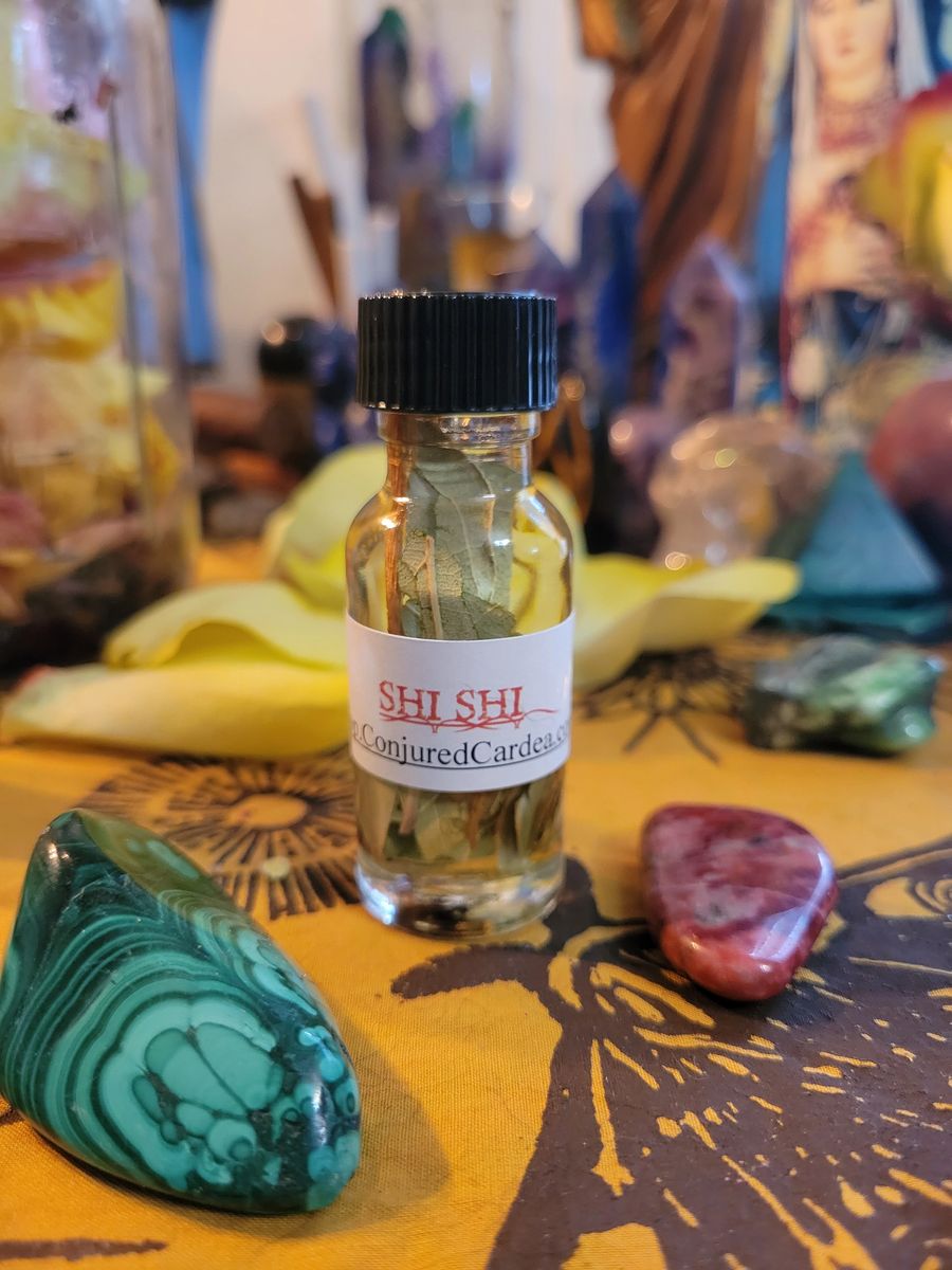 thumbnail image 2 of Shi (W) Fragrance Oil – Alcohol-Free Scented Oil For Aromatherapy (Various Sizes) 2 of 5