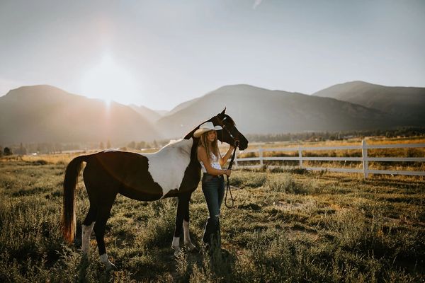 Equine Photoshoot | Unicorn Photoshoot | Western Photos near Portland Oregon / Vancouver Washington
