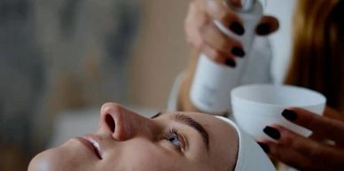 Scalp cleansing and dandruff treatment session for flake-free, healthy hair at Royal Derma Clinic.