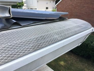 Pine needle gutter filter 