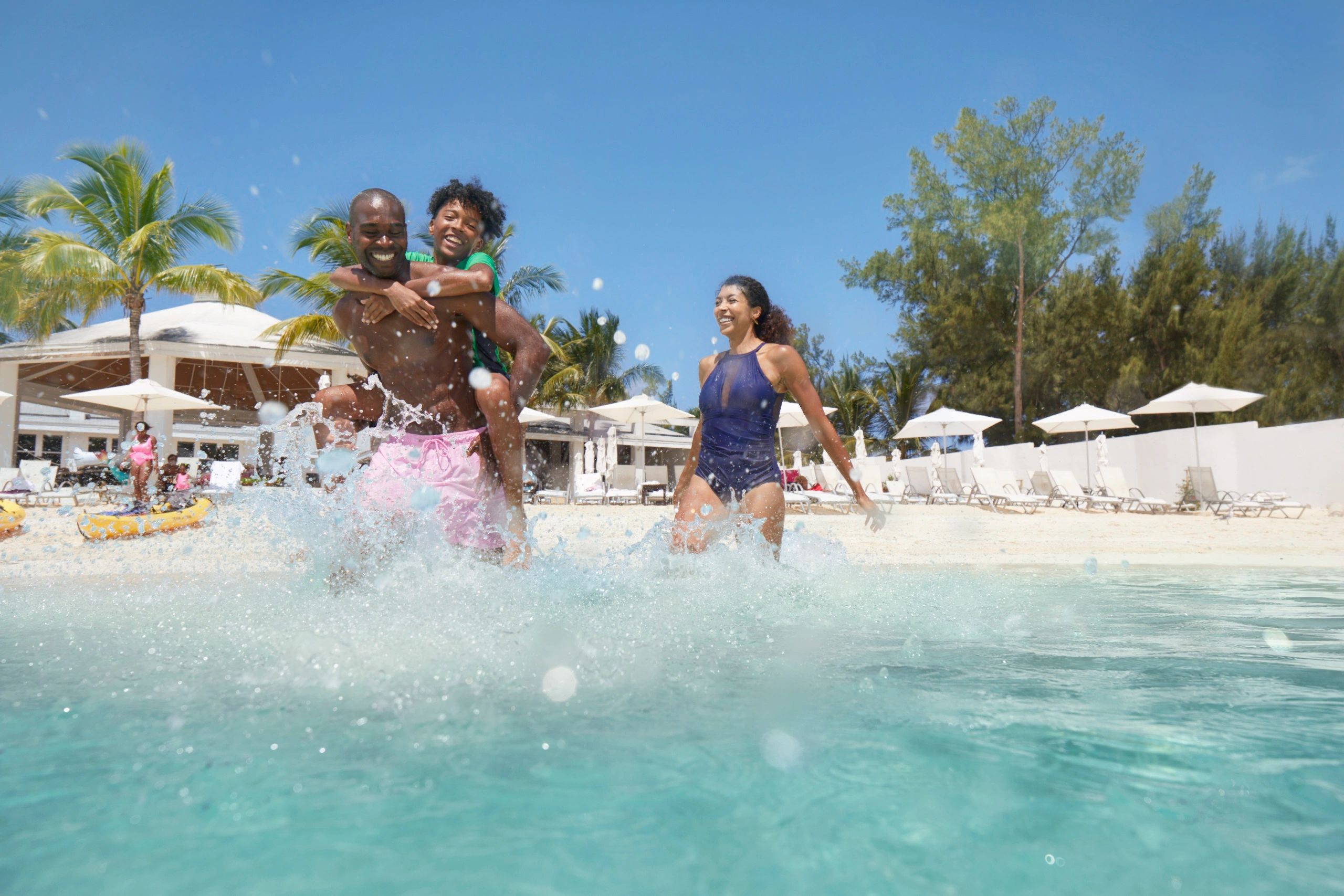 Vacaciones familiares llenas de diversión y playa tro