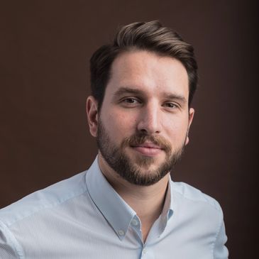 Konstantin Kutelas, Headshot