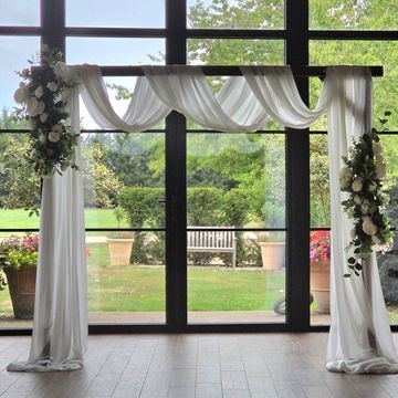 Wooden Wedding Archway for Hire - Bracknell -Berkshire - West Berkshire - Newbury - Ascot - Windsor