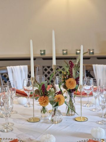 Wedding table decorations - Centerpieces - Venue styling - Berkshire - Hampshire - Surrey 