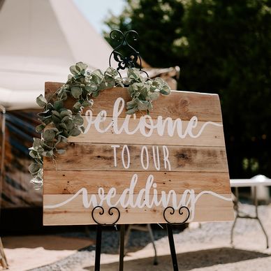 Rustic Wedding Decor Hire - Bracknell - Berkshire - Hampshire - Surrey- London - Buckinghamshire.