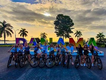 Cycling tour around Panama City