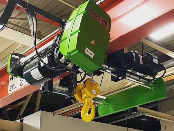 Crane lifting services, STAHL