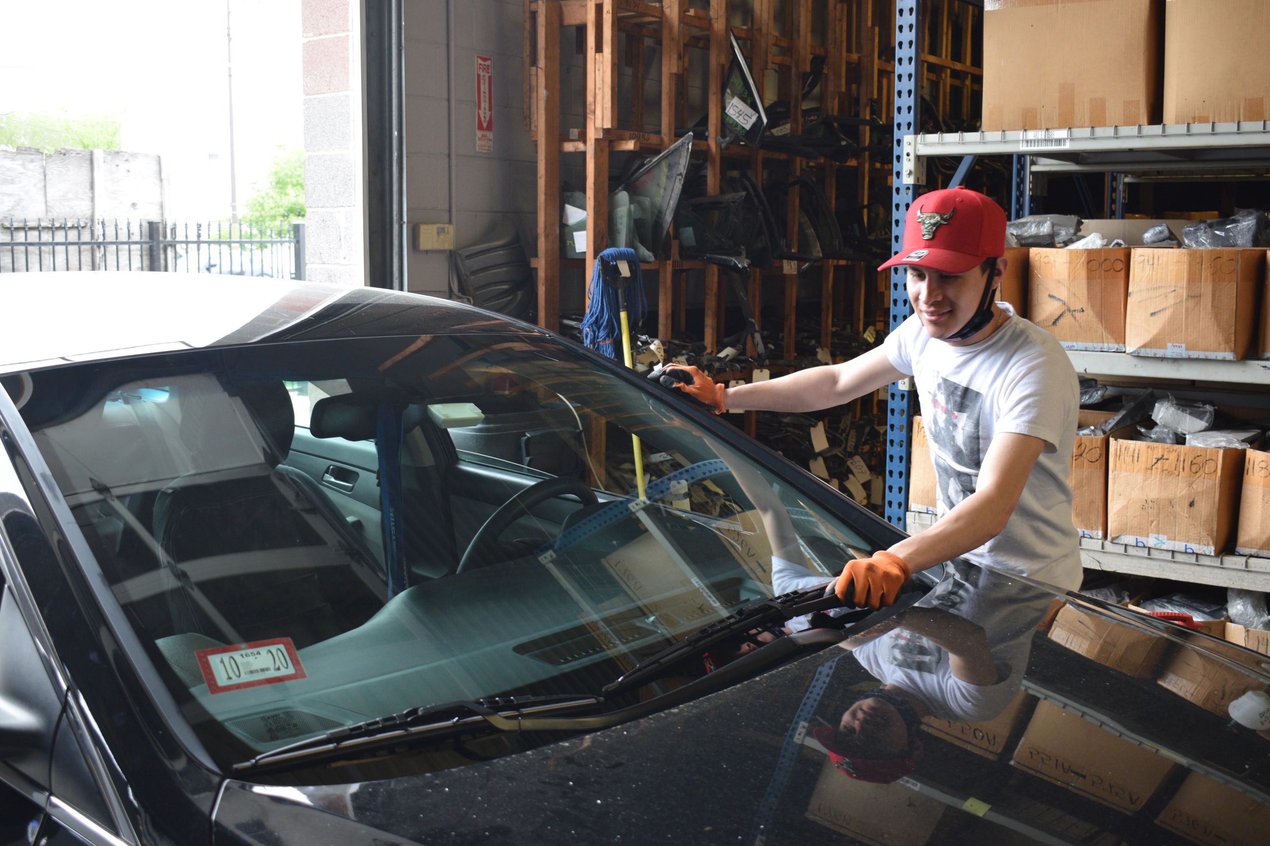 Hyundai Sonata windshield replacement in Chicago