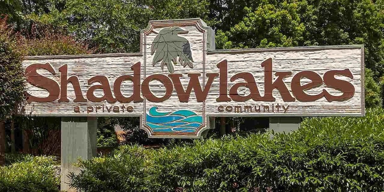 Shadowlakes Entrance Sign