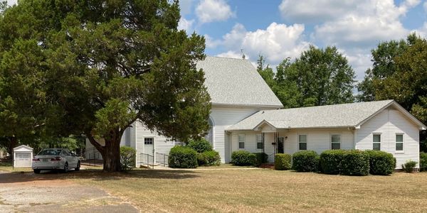 Outdoor photo of Johnston Presbyterian Church 